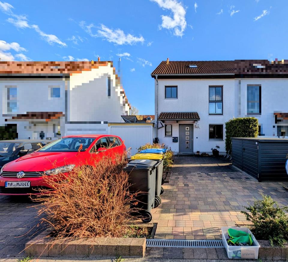 Thumbnail-5 Zimmer Stadthaus mit Garage und einladendem Garten von privat