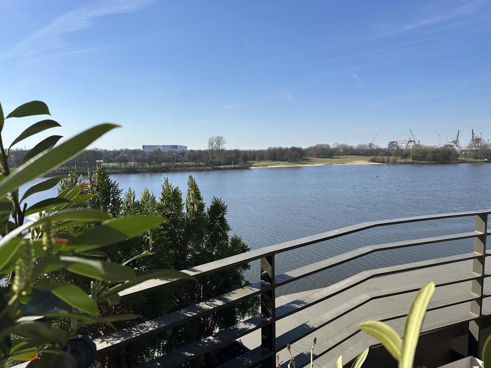 Thumbnail-Überseestadt: TOP Exklusive 4 Zi. Whg im 4. OG, 2 Loggien m. Weserblick, 2 TG-Plätze, barrierefrei