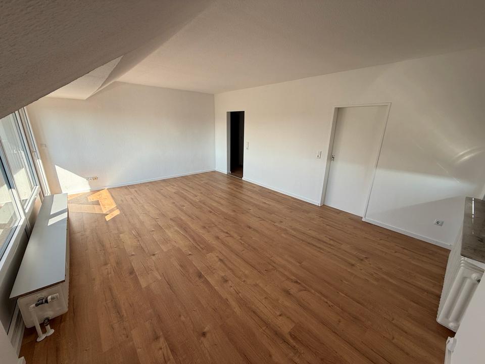 Thumbnail-Frisch renovierte 3-Zimmer-Wohnung mit Balkon