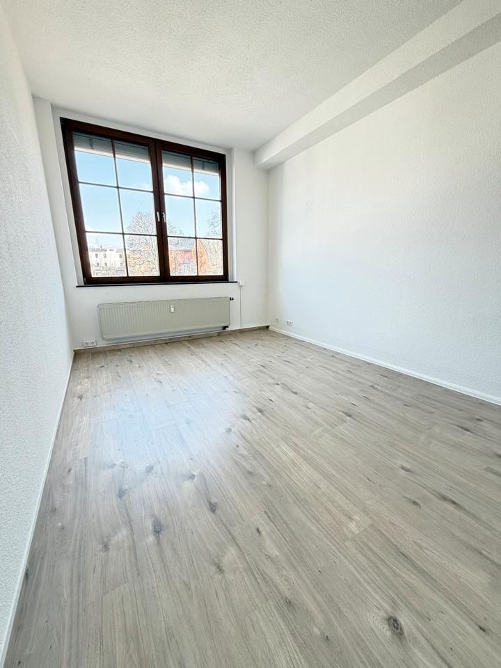 Thumbnail-2-Raum-Wohnung mit Aufzug & Stellplatz – Erstbezug ab sofort