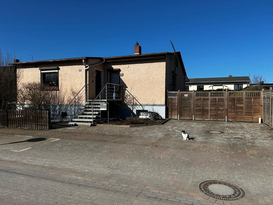 Thumbnail-Gepflegtes Einfamilienhaus mit Einliegerwohnung im OT Warenshof