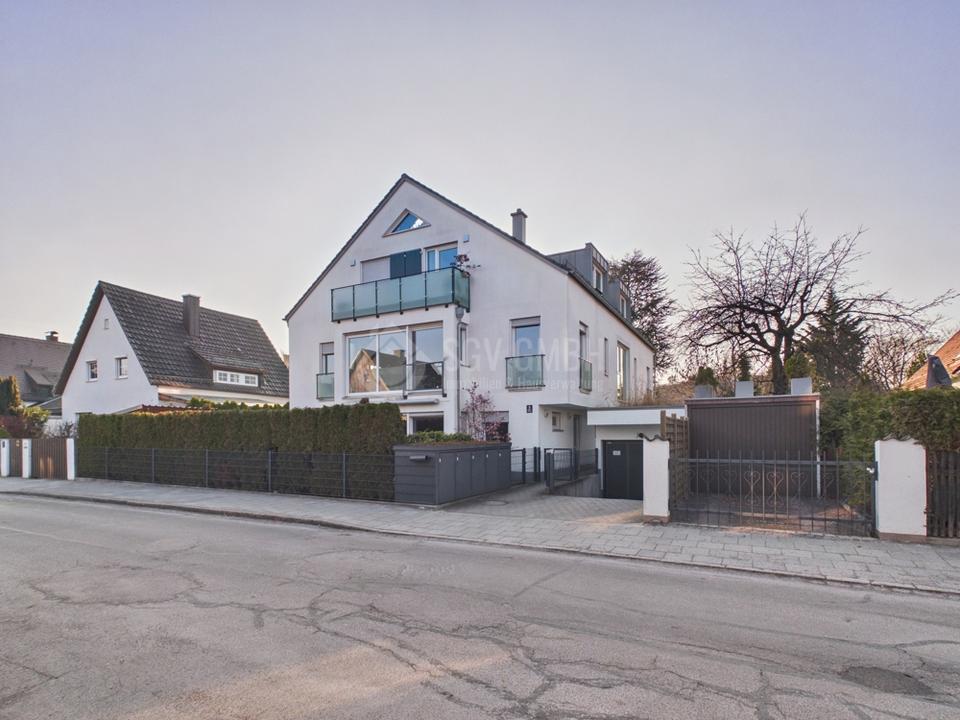 Thumbnail-Frisch renovierte 2 Zimmer Wohnung mit 2 Balkonen und Einbauküche in Obermenzing