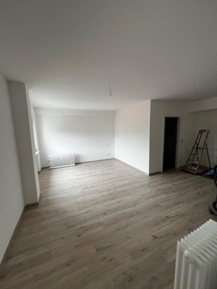 Thumbnail-Großzügige, renovierte Etagenwohnung mit besonderem Flair