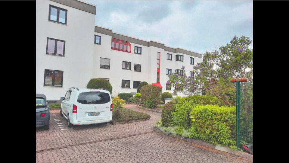 Thumbnail-Geräumige 3-Zimmer Eigentumswohnung mit Terrasse