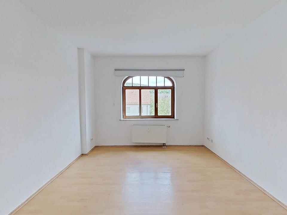 Thumbnail-Großzügige 4-Zimmer-Wohnung mit BALKON und Wannenbad