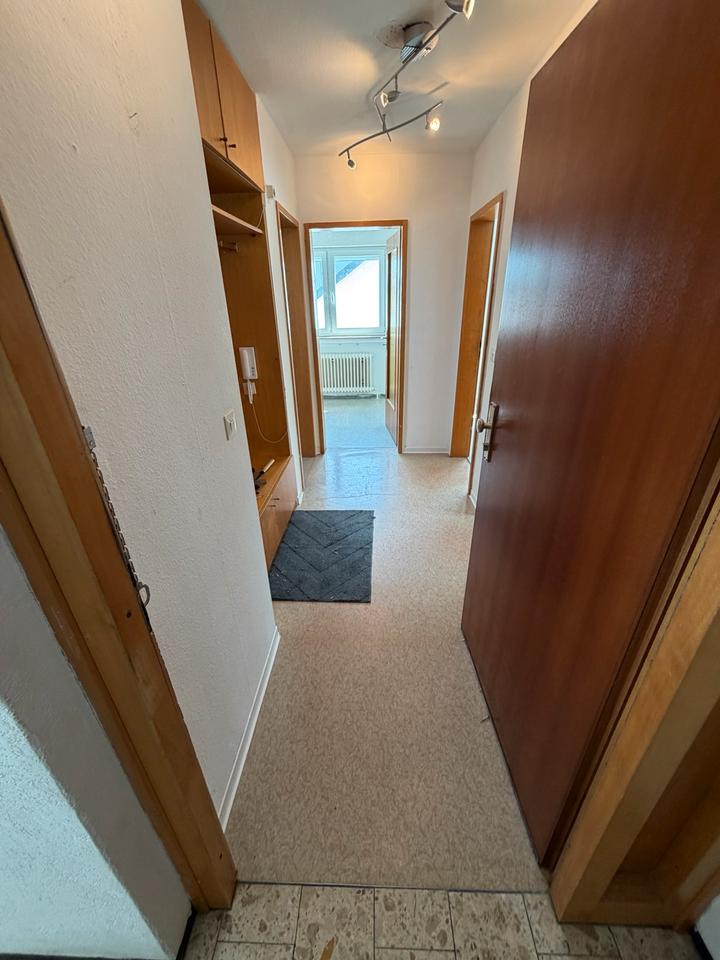 Thumbnail-2-Zimmer-Wohnung mit Dachloggia, Stellplatz und Kellerabteil