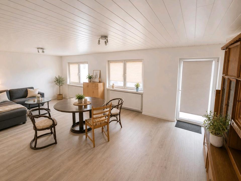 Thumbnail-Helle 3-Zimmer-Wohnung – mit separatem Eingang - mit Balkon