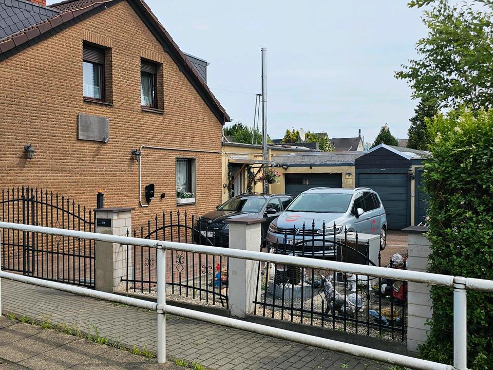 Thumbnail-Einfamilienhaus mit Pool und Großzügigem Garten in Altenessen