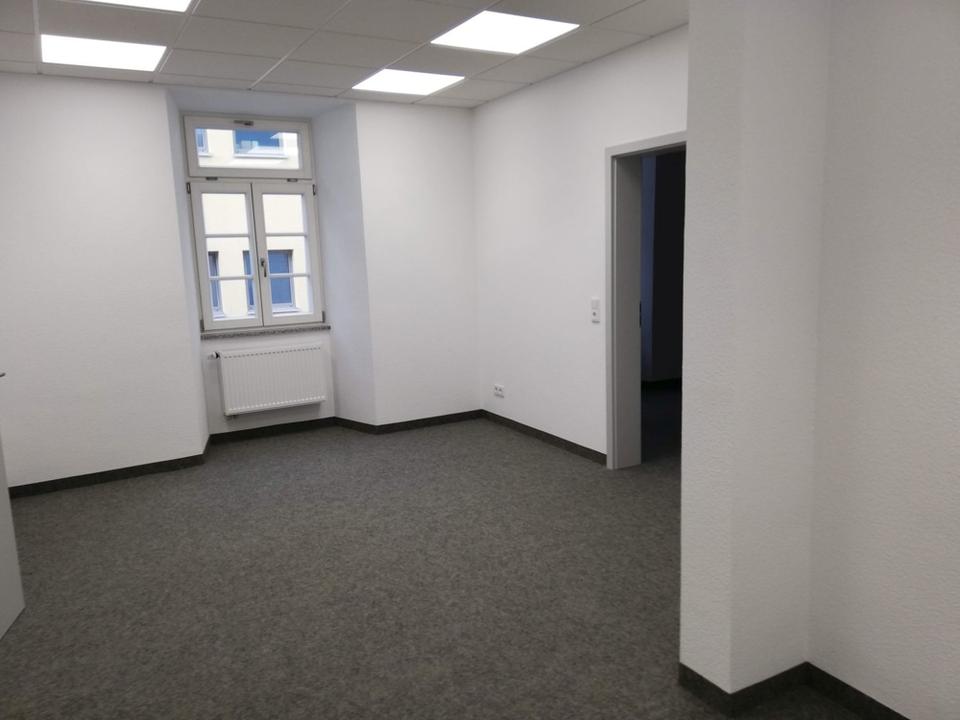 Thumbnail-***BÜRORAUM, SCHULUNGSRAUM ZU VERMIETEN, IN GUTER LAGE VON ANSBACH***
