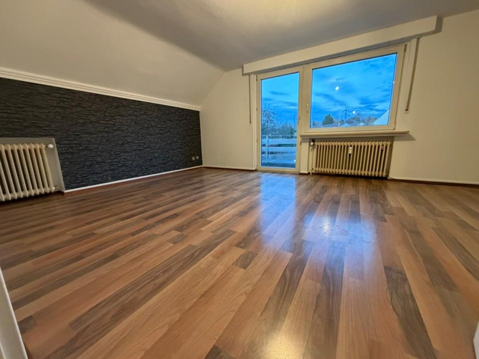 Thumbnail-Helle 63qm 2 Zimmer DG Wohnung in Fröndenberg Westicker Heide