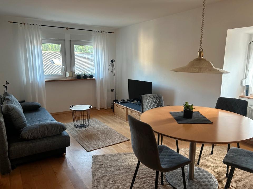 Thumbnail-Möblierte Dreizimmerwohnung