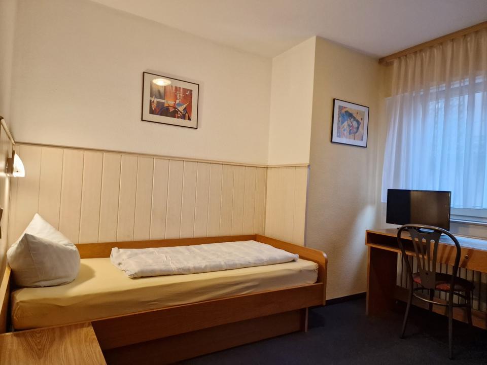 Thumbnail-Möblierte Zimmer Stuttgart Untertürkheim mit Gemeinschaftsküche