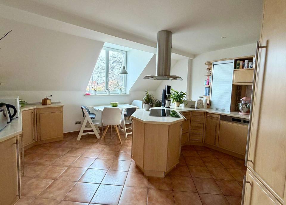 Thumbnail-Helle, gemütliche 3-Zimmerwohnung mit Einbauküche, Terrasse und Blick in die Berge