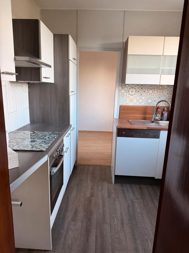 Thumbnail-75qm 2,5-Zimmer-Mietwohnung mit Balkon und Garage