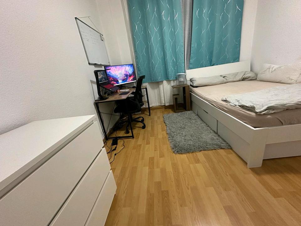 Thumbnail-möbliertes Zimmer