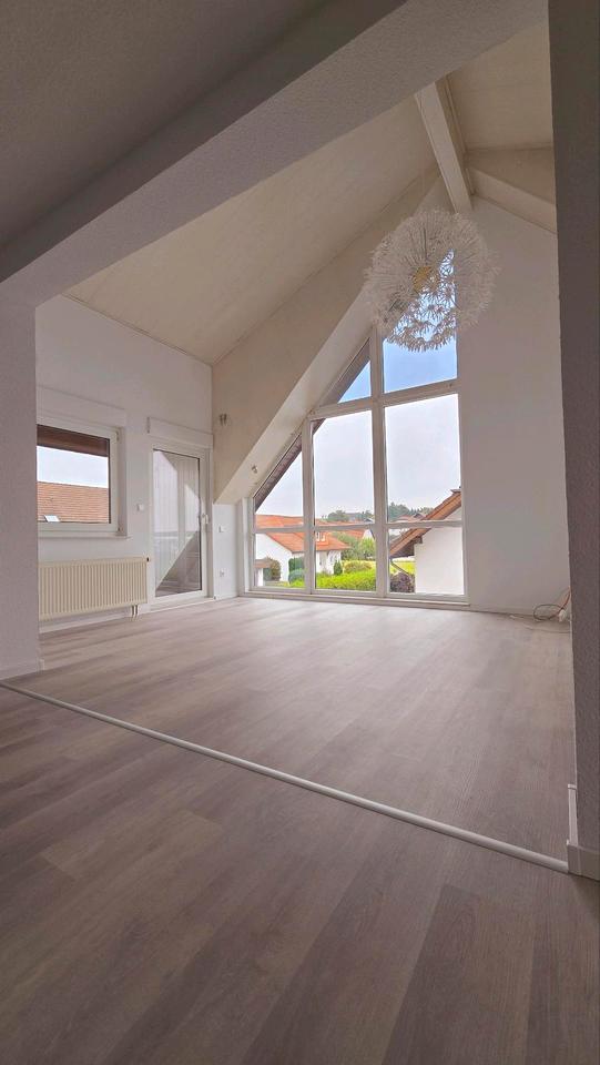 Thumbnail-Helle & Renovierte 3 Zimmer Wohnung mit Küche und Parkplatz