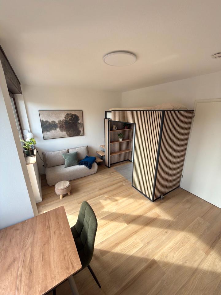 Thumbnail-gehobenes 1-Zimmer-Apartment im Japandi-Style mit Balkon