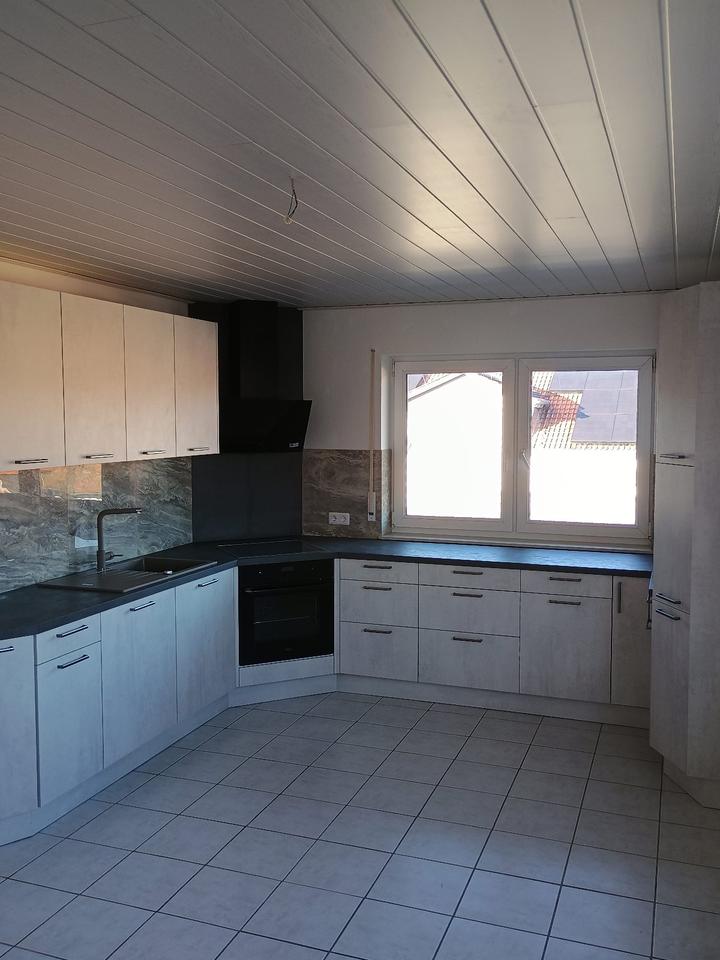 Thumbnail-Helle 3-Zimmer Wohnung mit Balkon und Einbauküche - Ruhige Lage