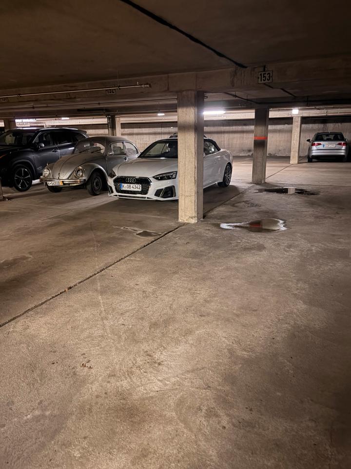Thumbnail-Tiefgarage in Köln- Weiden sofort frei