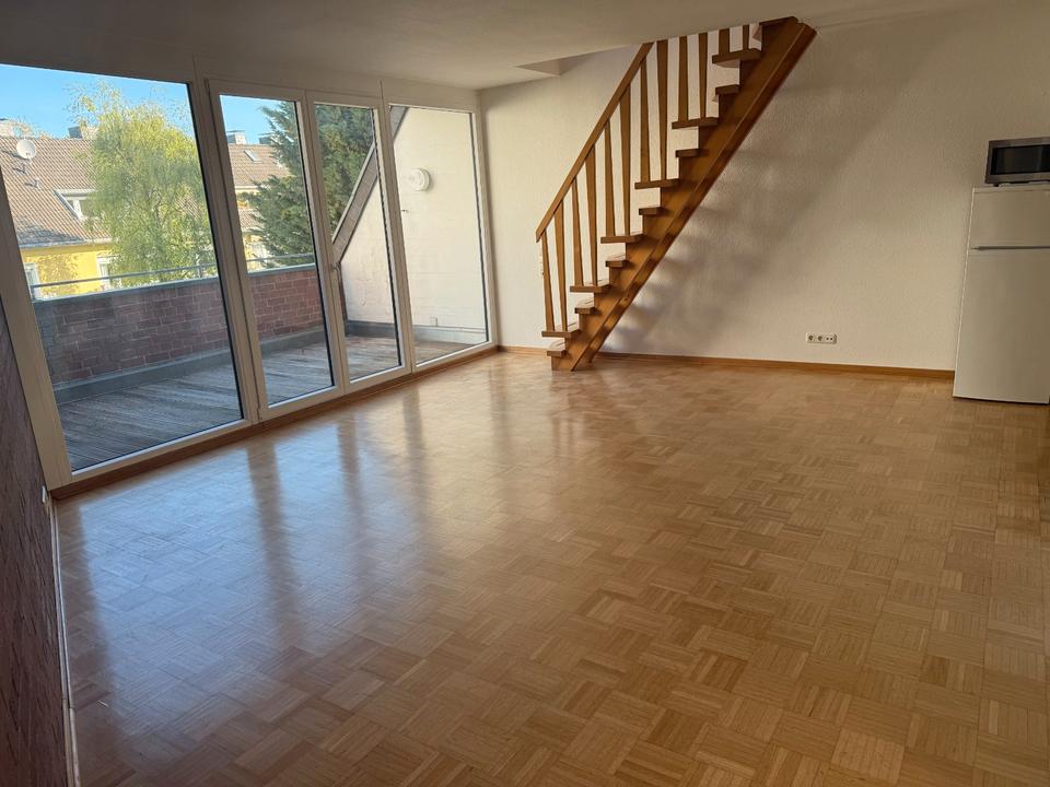 Thumbnail-Helle 3-Zimmer Maisonette-Wohnung mit Loggia in Köln-Rodenkirchen