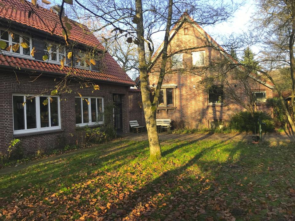Thumbnail-Einfamilienhaus mit großem Anbau für Atelier , Werkstatt o.ä.