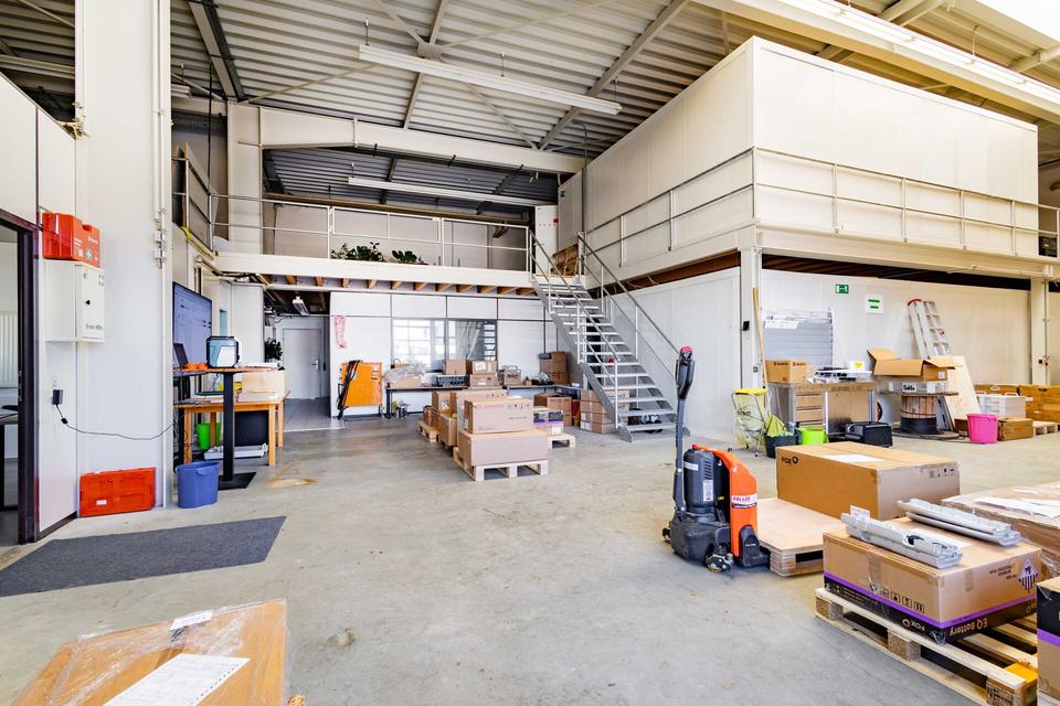 Thumbnail-Großes Lager mit Büros & großer Außenfläche. Flexibel nutzbar.