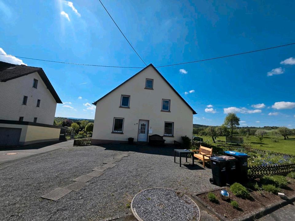 Thumbnail-Freistehendes Einfamilienhaus mit großem Potenzial & Traumgarten