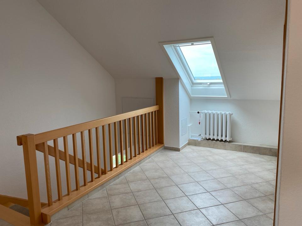 Thumbnail-3,5 Zimmer Dachgeschoßwohnung in Dresden-Dölzschen zu vermieten