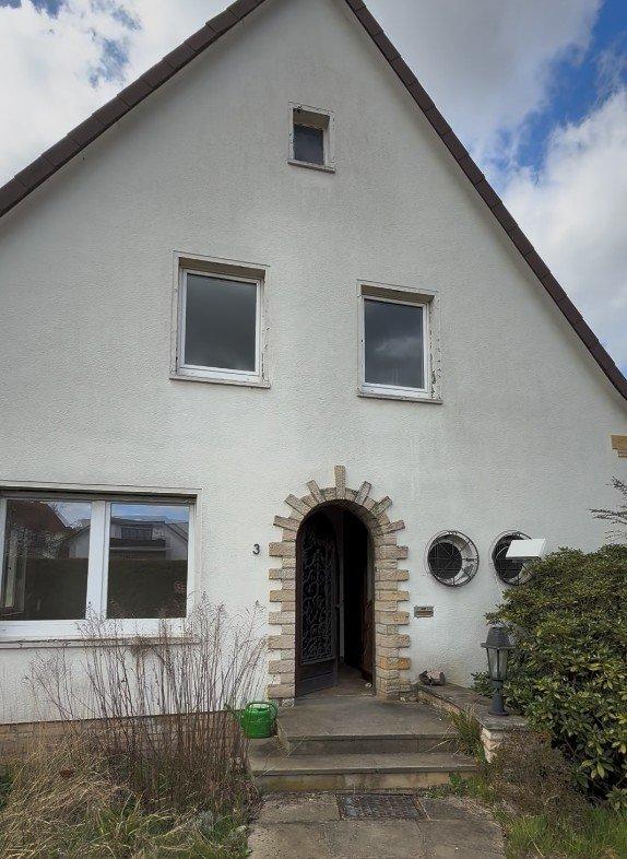 Thumbnail-Großzügiges Einfamilienhaus mit viel Potenzial auf 1.000 m² Grund