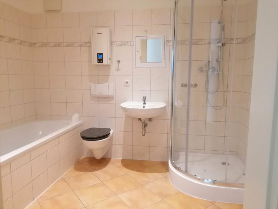 Thumbnail-3 Zimmer Raum Wohnung 2.OG Dusche+Wanne Balkon