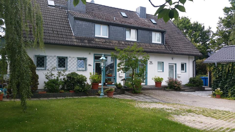 Thumbnail-Möblierte, renovierte 2-Zimmer-EG Wohnung mit Einbauküche