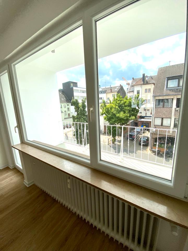 Thumbnail-Helle & geräumige Loggia Wohnung !