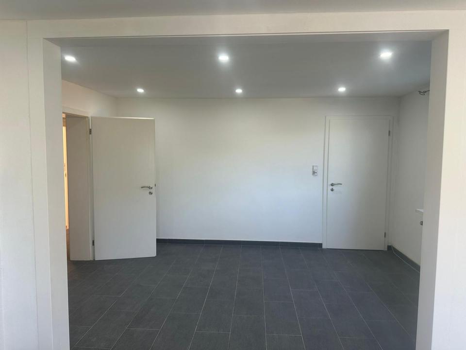 Thumbnail-Großzügige 3-Zimmer-Wohnung mit Balkon & 2 Bädern – Oberdress