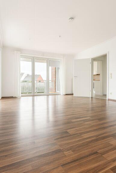 Thumbnail-Freie 3 Zimmer Wohnung mit Balkon in der Umgebung von Hamburg. Besichtigung über Hausverwaltung.