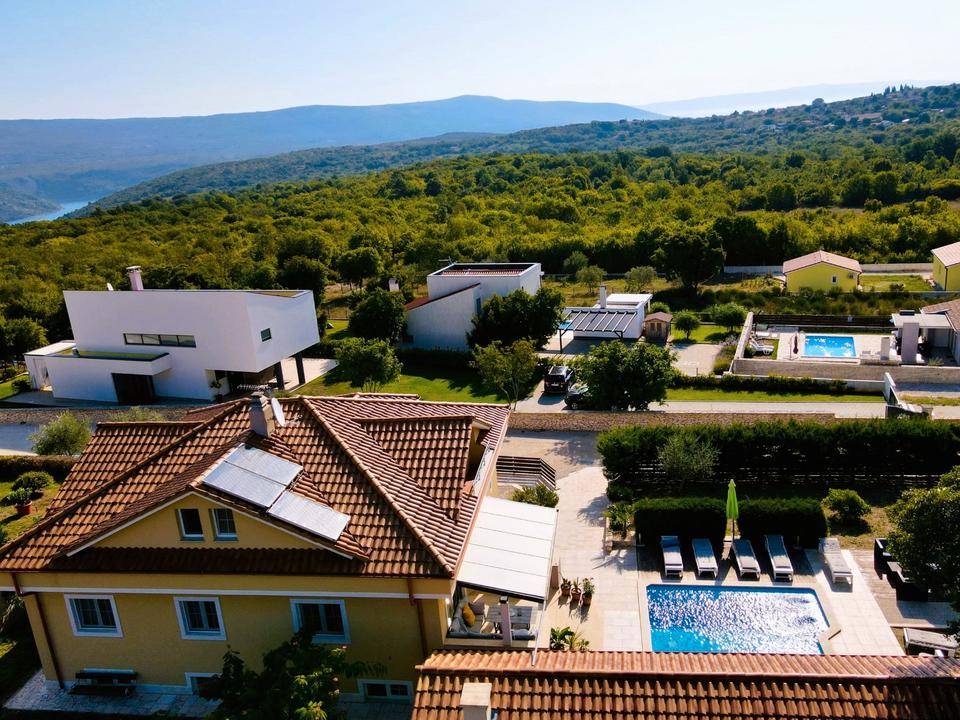 Thumbnail-Ferienhaus 5 Schlafzimmer bei Pula mit Pool in der Nähe zum Meer