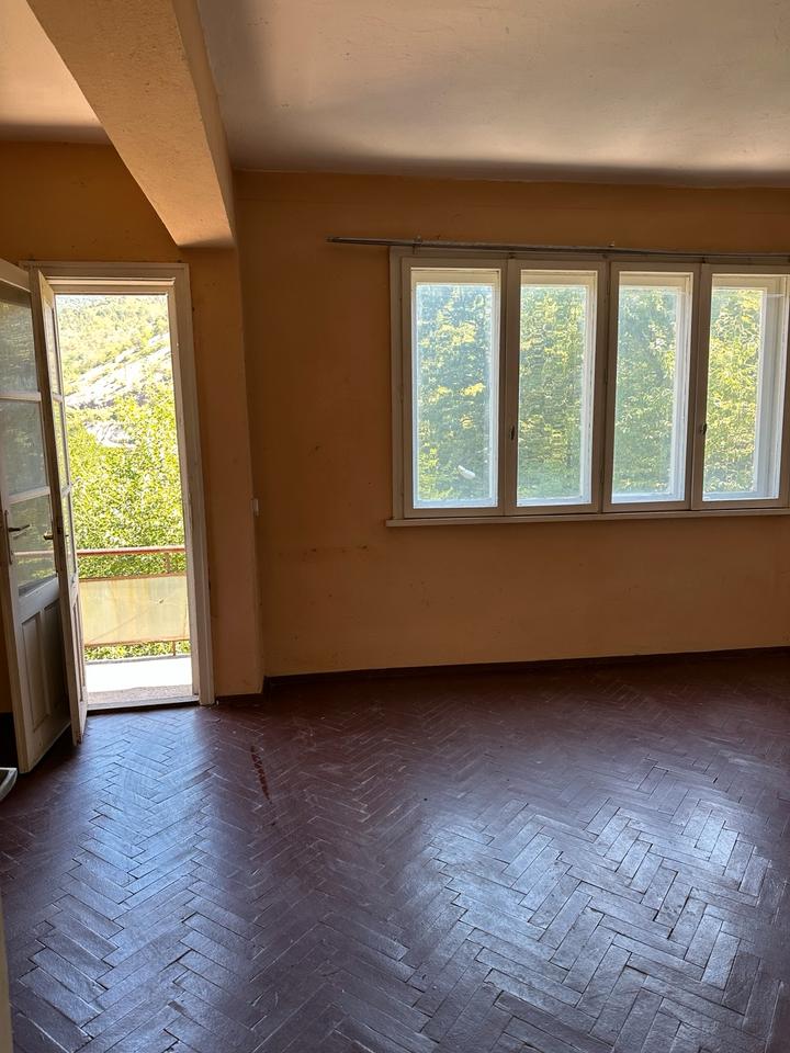 Thumbnail-Bulgarien: 2-Zi.-Wohnung nahe Berge & Natur – mit Balkon & Garage