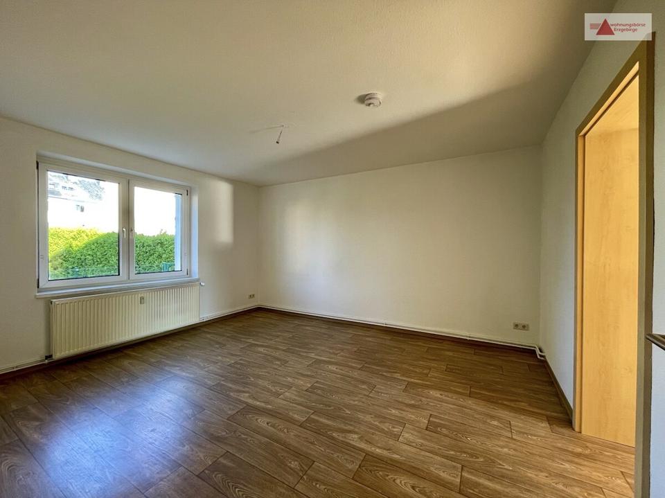 Thumbnail-Gemütliche 2-Raum-EG-Wohnung in Höckendorf