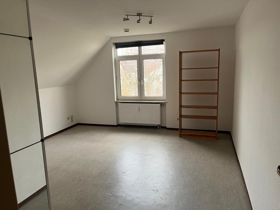 Thumbnail-1 Zimmerwohnung in zentraler Lage