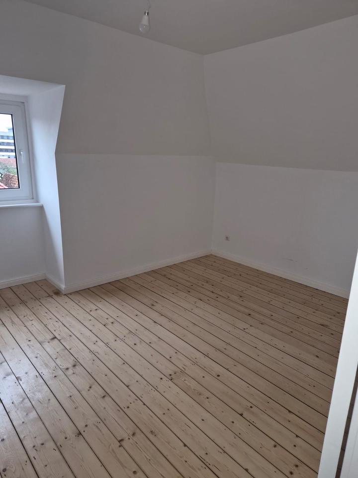 Thumbnail-Komplett sanierte Dachgeschoss- Wohnung