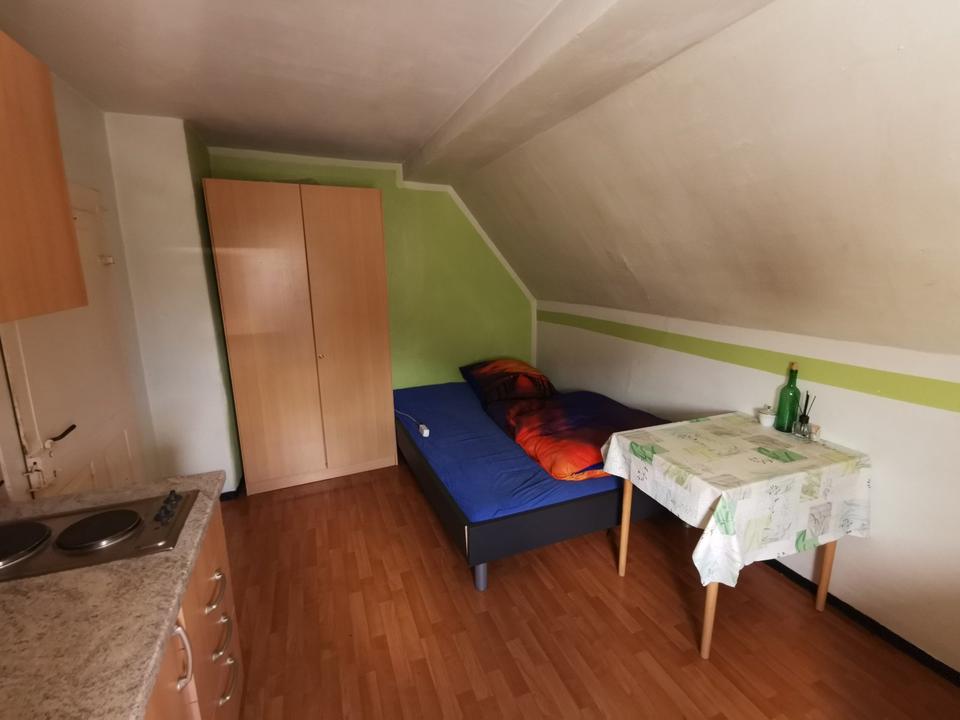 Thumbnail-1 Zimmer möbliert, 1 Bad mit Wanne u. Waschmaschine