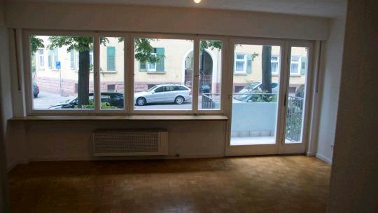 Thumbnail-1 Zimmer Hochparterre-Wohnung mit Balkon und Einbauküche