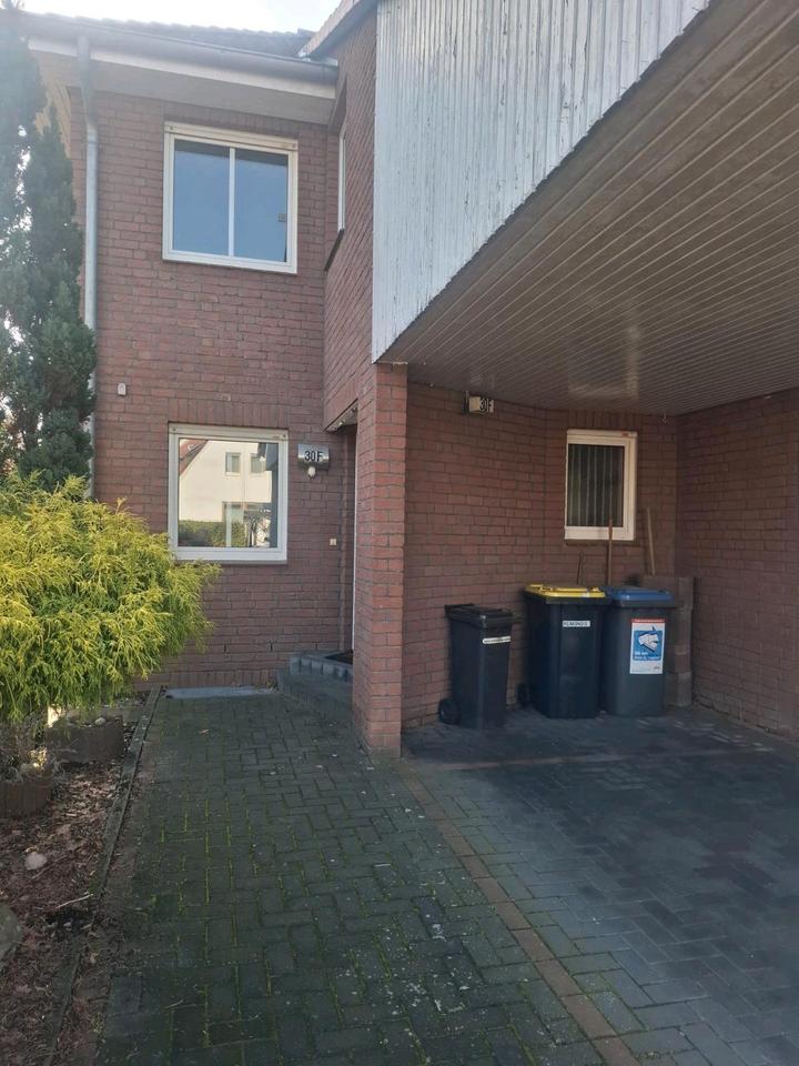 Thumbnail-Reiheneckenhaus mit Garten und Carpot in ruhiger Lage