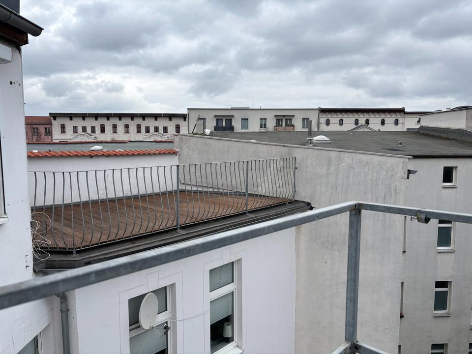 Thumbnail-Helle 3-Zimmer Dachgeschosswohnung mit Dachterrasse sowie Dusche+