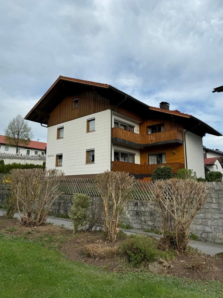 Thumbnail-Haus, Einfamilienhaus mit Ferienwohnung im Dachgeschoss
