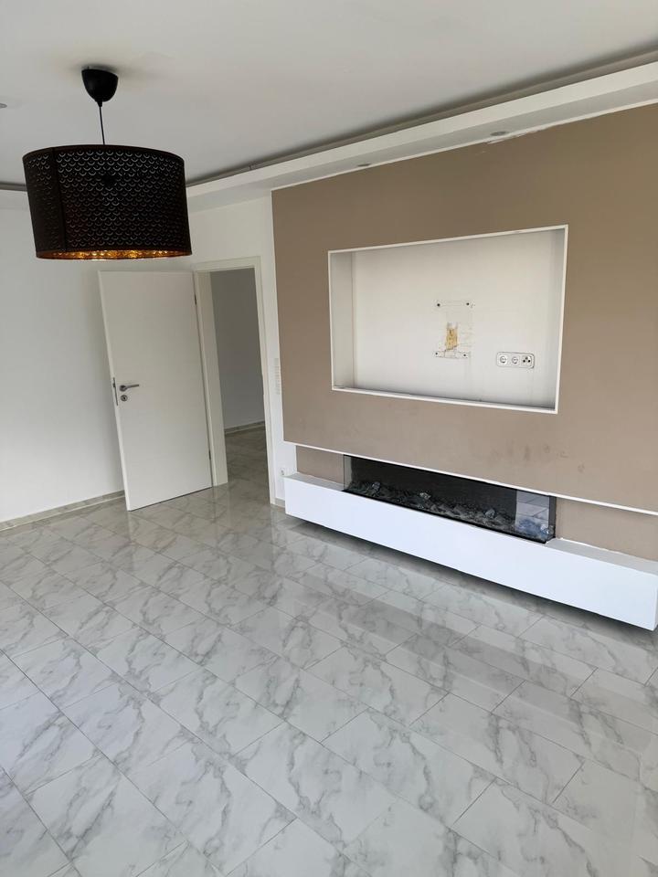 Thumbnail-Moderne 4 Zimmer Wohnung mit Balkon in Triangel