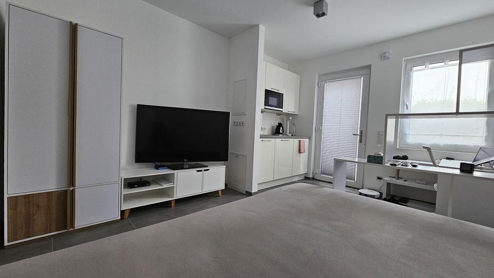 Thumbnail-1-Zimmer-Apartement mit kleiner Terrasse und Küche (oder auf Wunsch vollmöbliert)