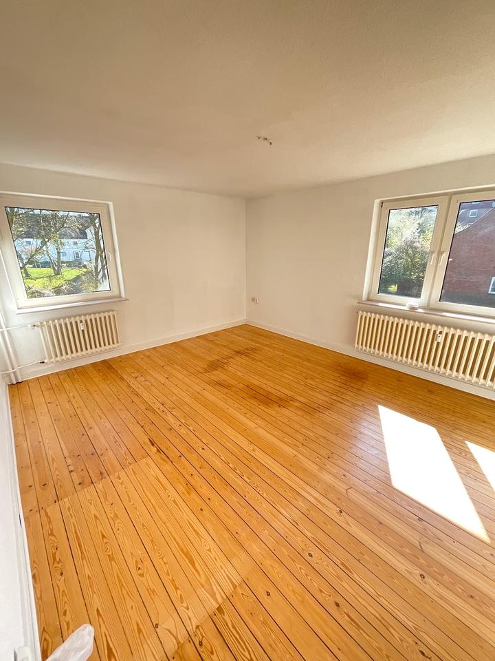 Thumbnail-Helle 2 Zimmer Wohnung mit Charm.