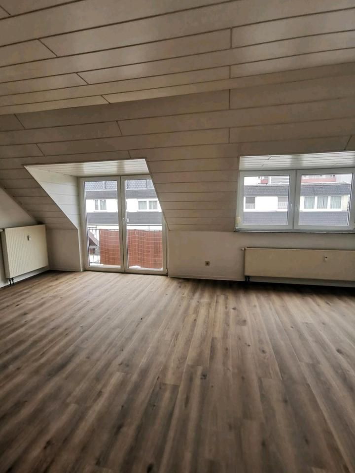 Thumbnail-Neu renovierte Mansardenwohnung