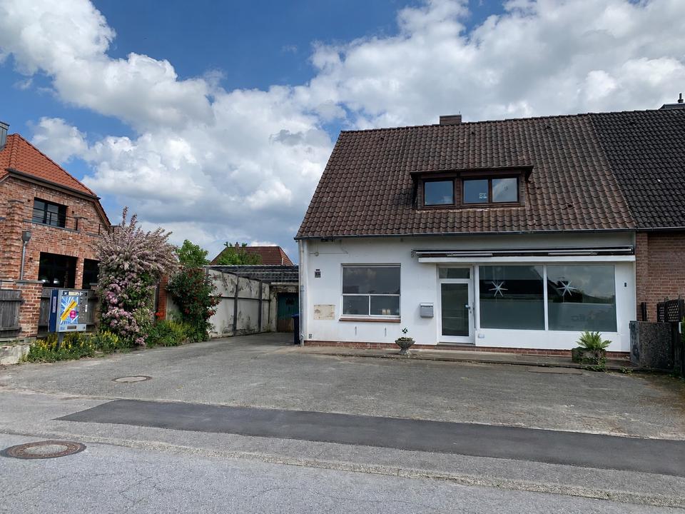 Thumbnail-Sanierungsobjekt in Israelsdorf: 190 m² Wohn- und Geschäftshaus