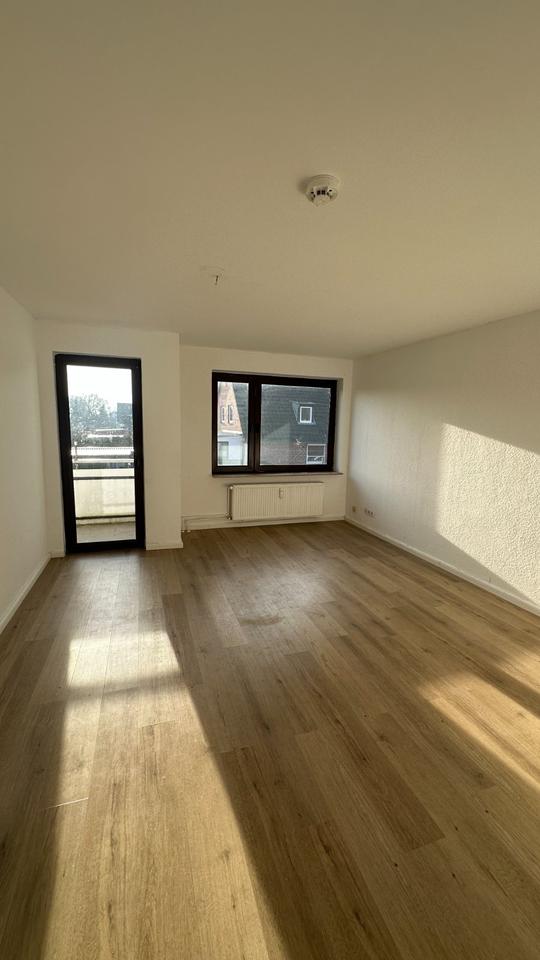 Thumbnail-Helle 3-Zimmer-Wohnung im HP oder im 1. OG jeweils mit Balkon in Itzehoe-Wellenkamp – sofort frei!